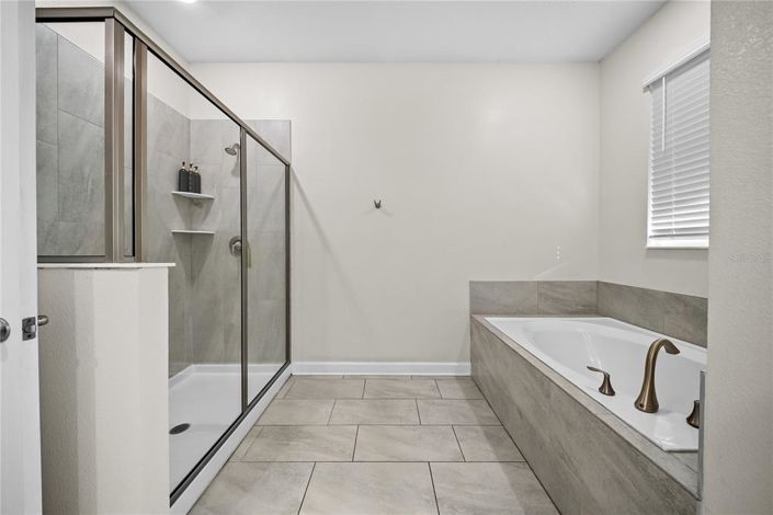 Image No.30-8 Bed House for sale