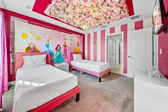 Image No.41-8 Bed House for sale