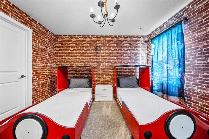 Image No.60-8 Bed House for sale