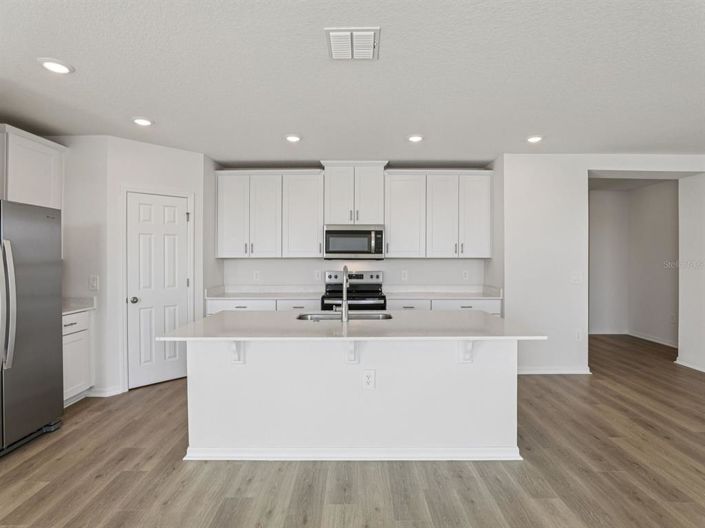 Image No.2-4 Bed House for sale