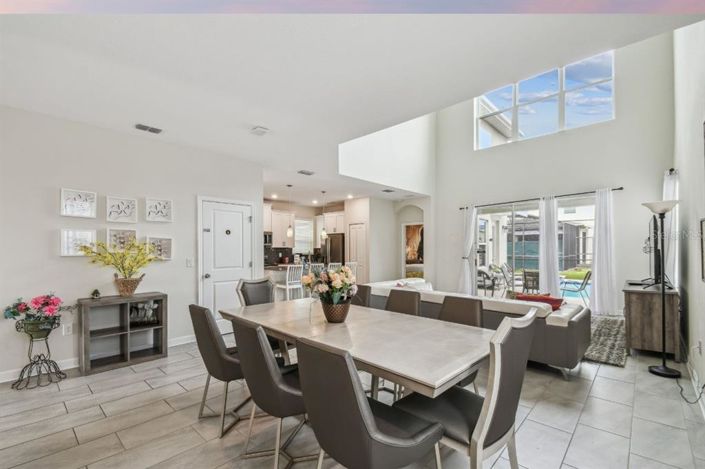 Image No.8-5 Bed House for sale