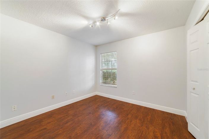 Image No.10-3 Bed House for sale