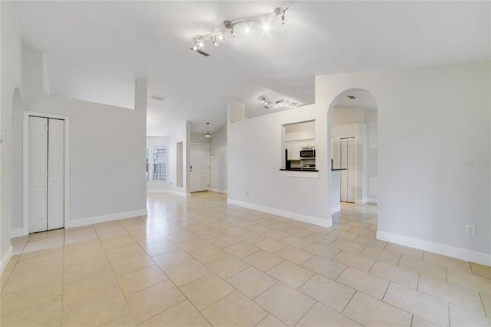 Image No.15-3 Bed House for sale