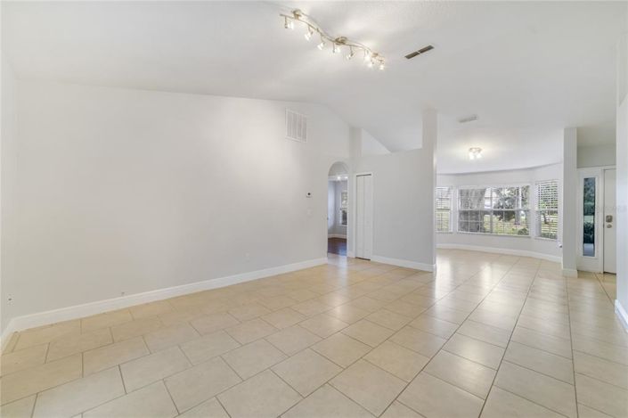 Image No.16-3 Bed House for sale