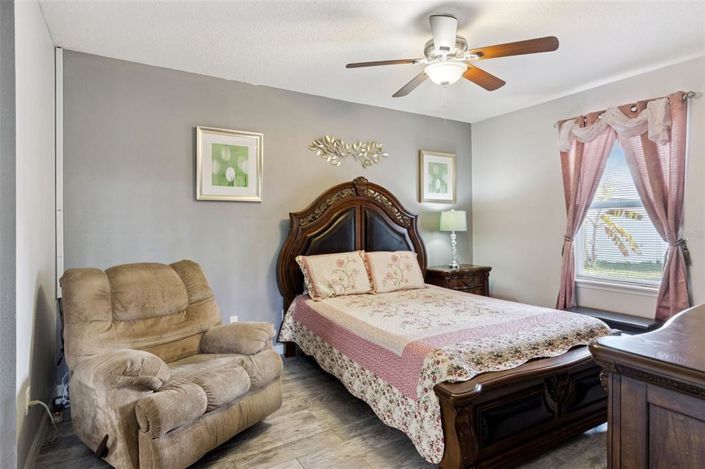 Image No.15-3 Bed House for sale