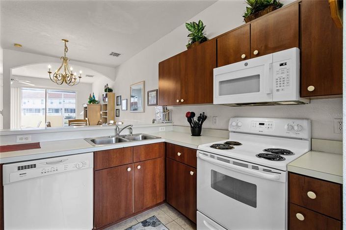 Image No.12-3 Bed Townhouse for sale