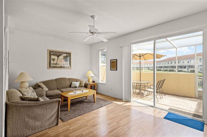 Image No.8-3 Bed Townhouse for sale