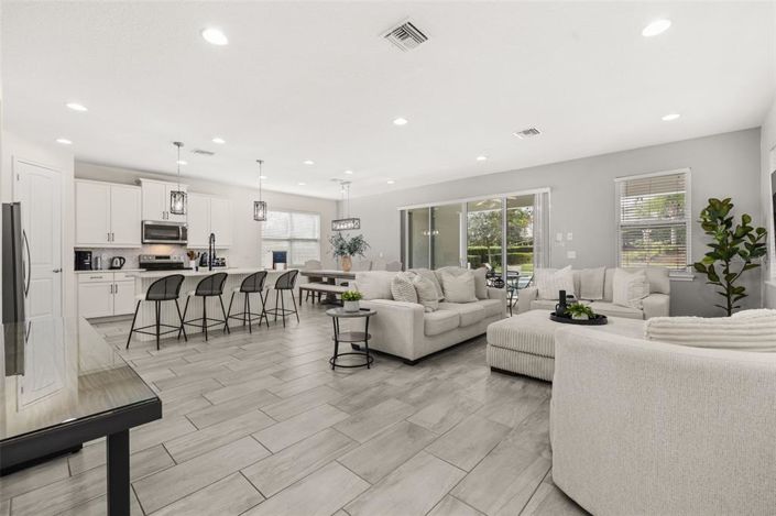 Image No.11-5 Bed House for sale