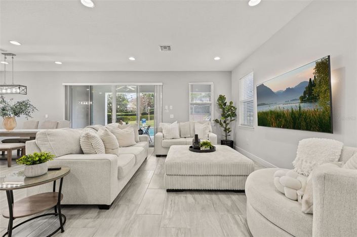 Image No.12-5 Bed House for sale