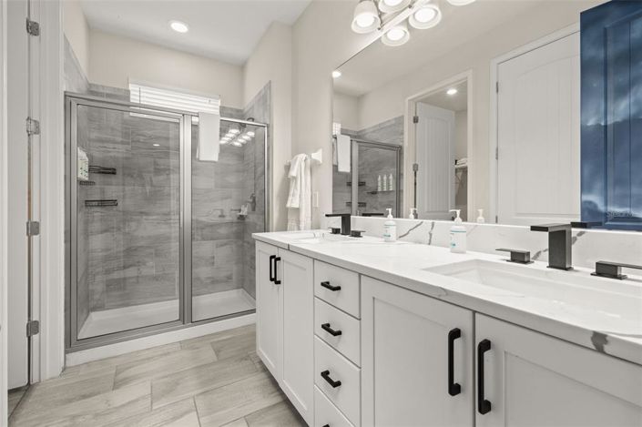 Image No.42-5 Bed House for sale