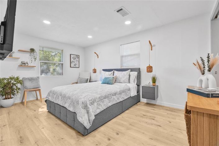 Image No.17-3 Bed House for sale