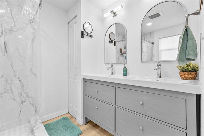 Image No.21-3 Bed House for sale