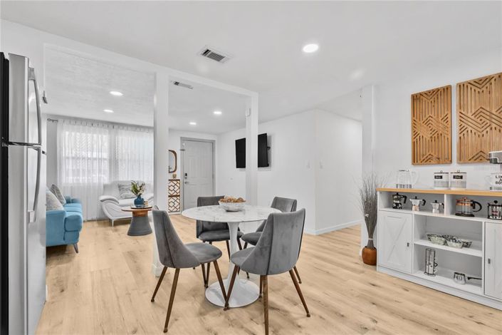 Image No.8-3 Bed House for sale