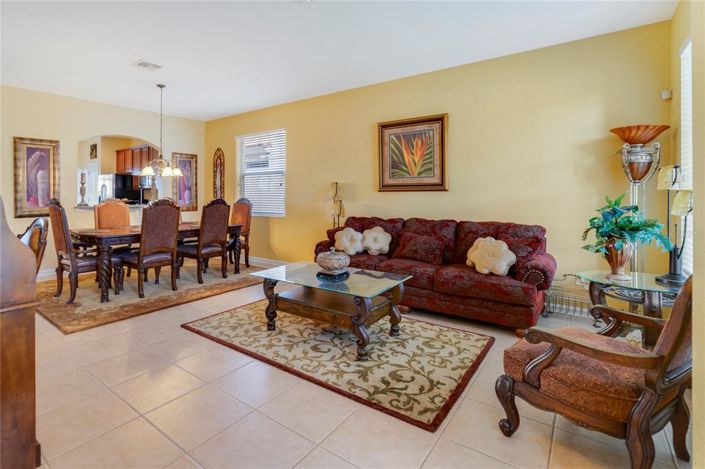 Image No.2-6 Bed House for sale