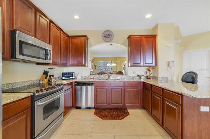 Image No.7-6 Bed House for sale