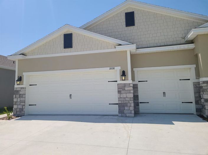 Image No.2-4 Bed House for sale