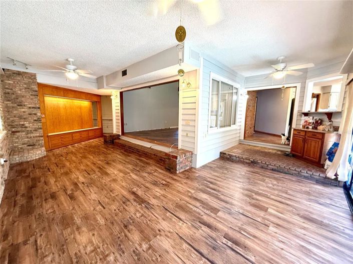 Image No.14-4 Bed House for sale