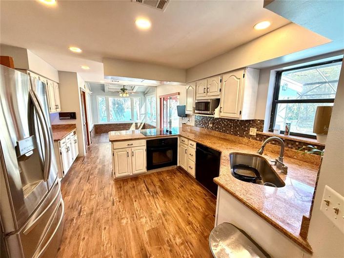 Image No.16-4 Bed House for sale