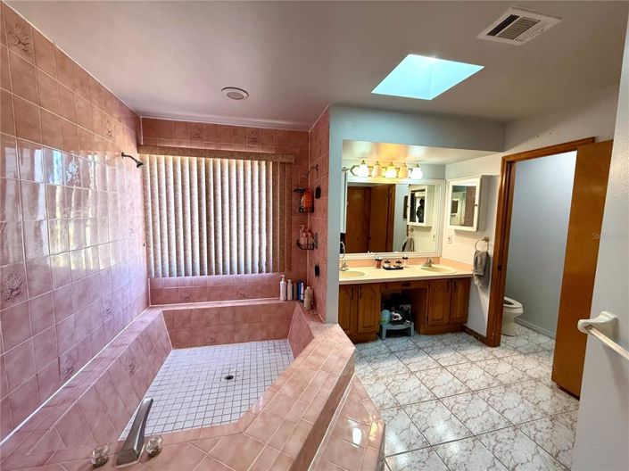 Image No.27-4 Bed House for sale