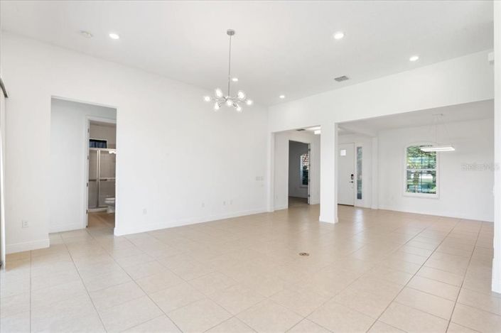 Image No.15-4 Bed House for sale