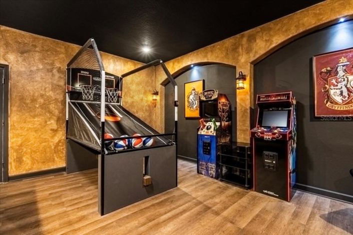 Image No.10-9 Bed House for sale