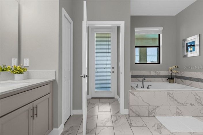 Image No.35-9 Bed House for sale