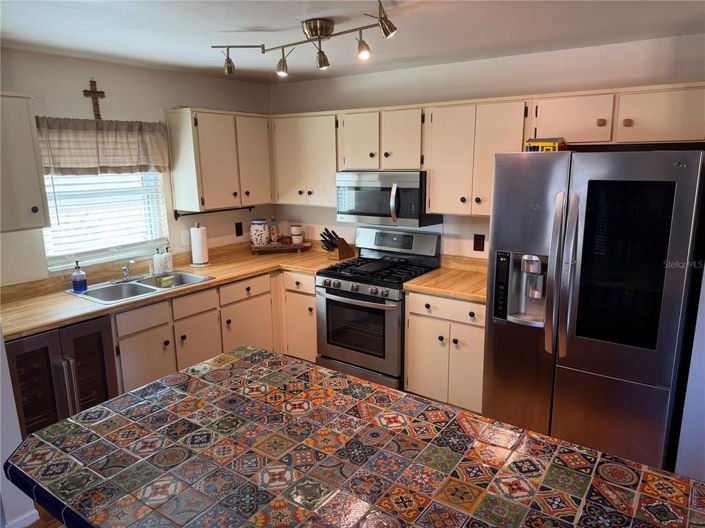 Image No.2-2 Bed House for sale