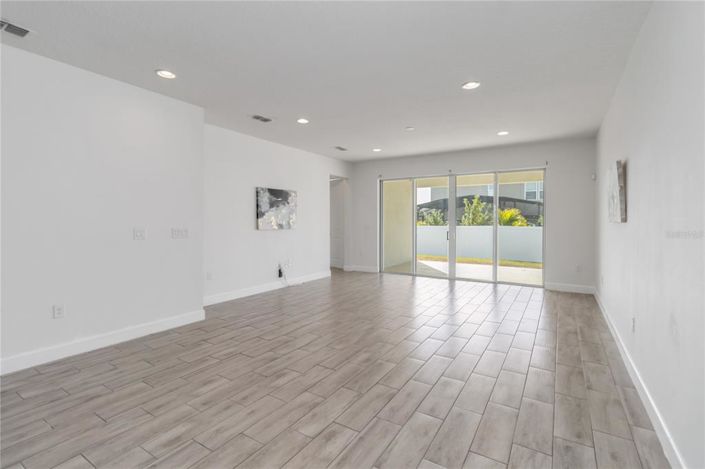 Image No.12-4 Bed House for sale