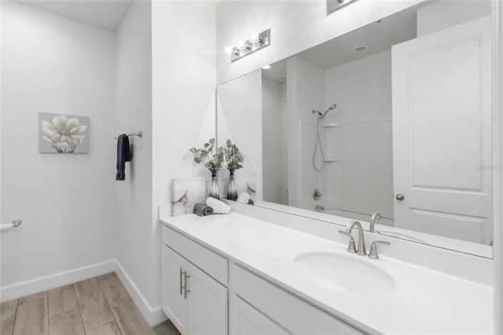 Image No.26-4 Bed House for sale