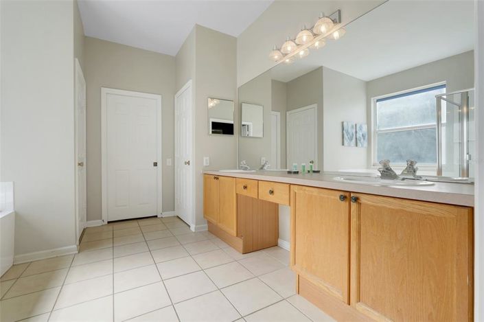 Image No.22-5 Bed House for sale