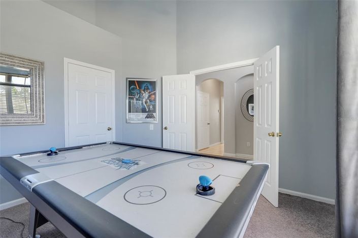 Image No.8-5 Bed House for sale