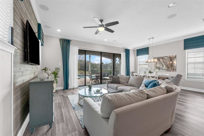 Image No.8-5 Bed House for sale