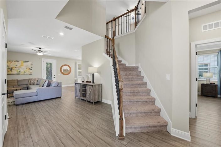 Image No.9-5 Bed House for sale