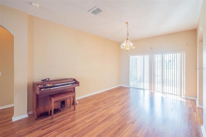 Image No.22-5 Bed House for sale