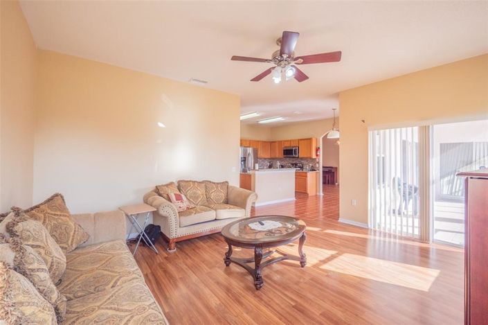 Image No.24-5 Bed House for sale