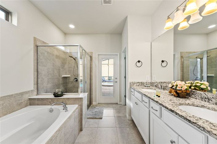 Image No.18-8 Bed House for sale