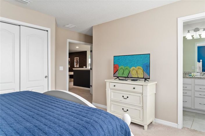 Image No.26-8 Bed House for sale