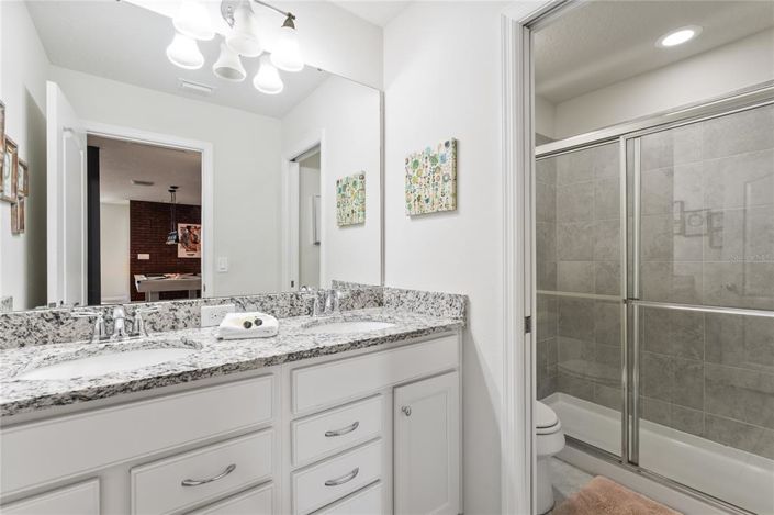 Image No.30-8 Bed House for sale