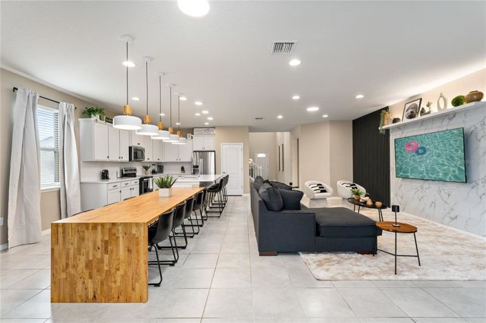 Image No.5-8 Bed House for sale