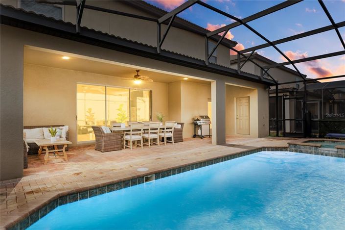 Image No.52-8 Bed House for sale