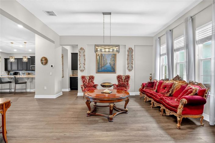 Image No.7-5 Bed House for sale