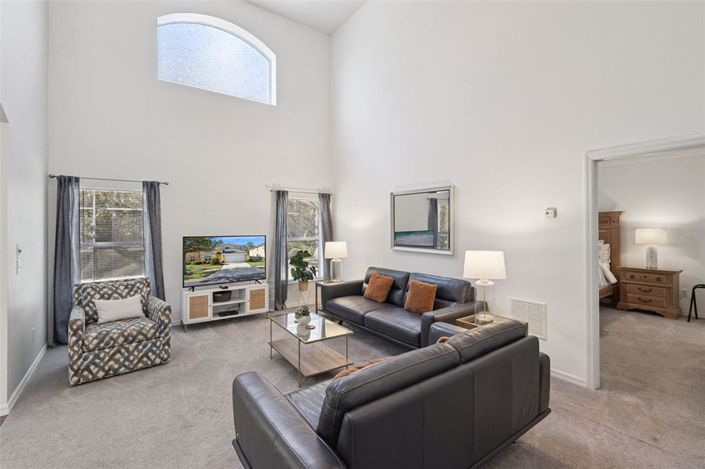 Image No.7-5 Bed House for sale