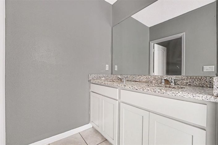 Image No.19-5 Bed House for sale