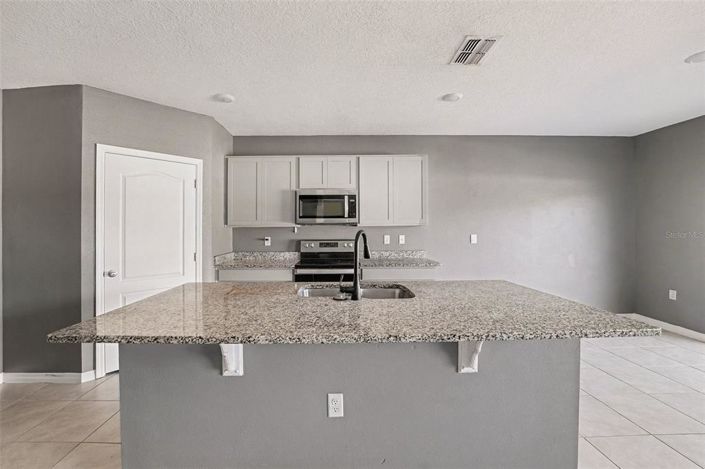 Image No.9-5 Bed House for sale