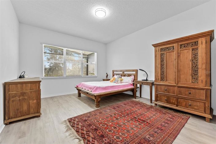 Image No.14-3 Bed House for sale