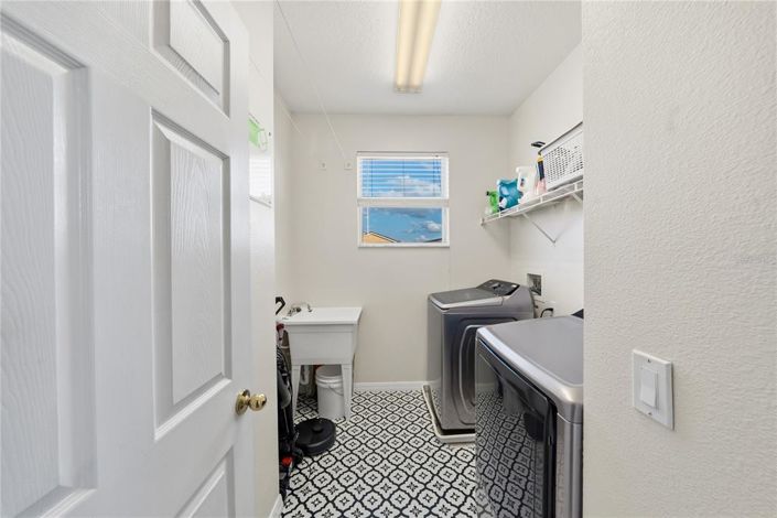 Image No.20-4 Bed House for sale