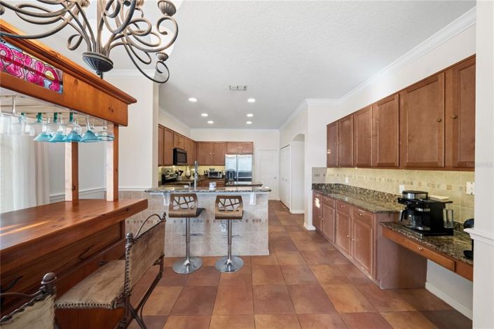 Image No.8-4 Bed House for sale