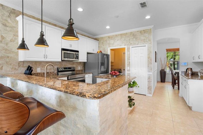 Image No.12-4 Bed House for sale