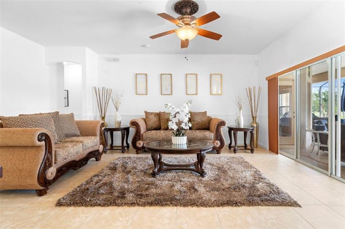 Image No.9-4 Bed House for sale