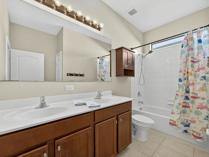 Image No.29-4 Bed House for sale